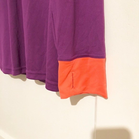 Reebok Pullover ❤️❤️ - Picture 3 of 6